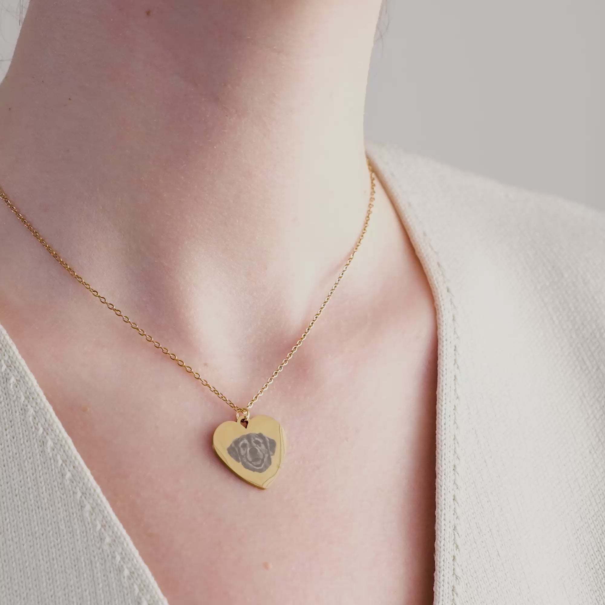 Collar con grabado fotográfico de corazón para mascota